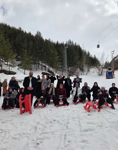 Hafız Öğrenciler Palandöken'de Kayak ve Sporla Eğlendi, Moral Buldu