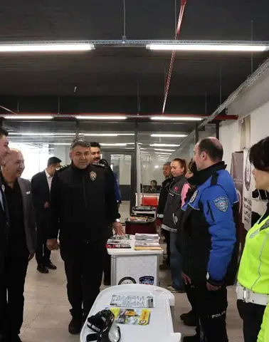 İl Emniyet Müdürü Onur Karaburun’dan Yavuz Tekstil’e Ziyaret: KADES ve UYUMA Tanıtıldı