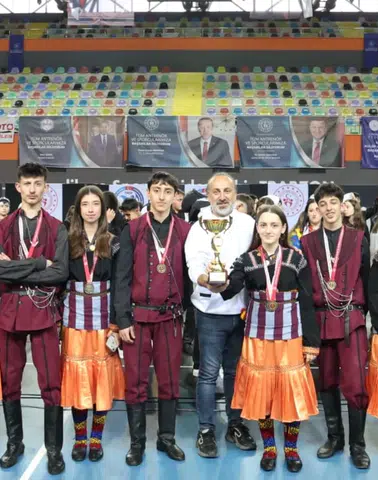 Trabzon Büyükşehir Belediyespor’dan Halk Oyunlarında Çifte Şampiyonluk