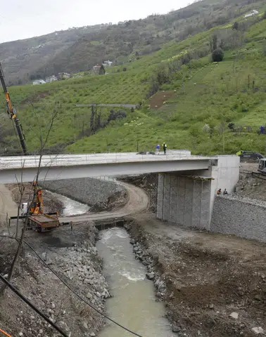 Akçaabat’ta Köprü Projesinde Sona Yaklaşıldı