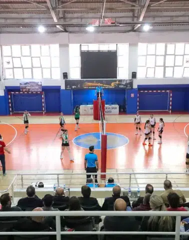 Genç Kızlar Voleybol Grup Müsabakaları Artvin’de Başladı
