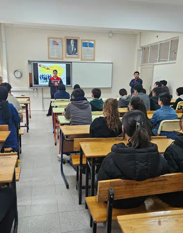 Şalpazarı’nda Öğrencilere Ergenlikte Beslenme Eğitimi Verildi