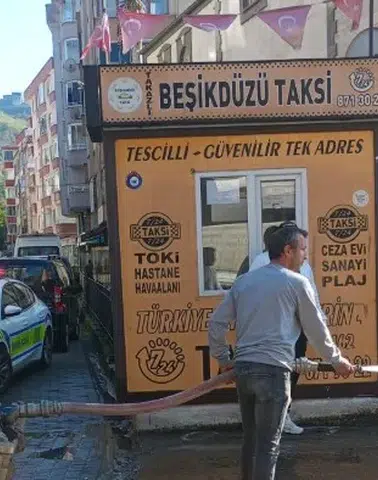 Beşikdüzü’nde Temizlik Seferberliği: İlçe Merkezi Baştan Sona Yıkanıyor