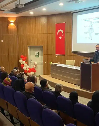 Bayburt Devlet Hastanesi’nde Diyabet Okulu Eğitimleri Yoğun İlgi Gördü