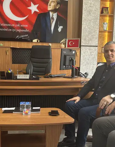 Yomra Belediye Başkanı Mustafa Bıyık’tan Emniyet Müdürü Kenan Bıyık’a Ziyaret