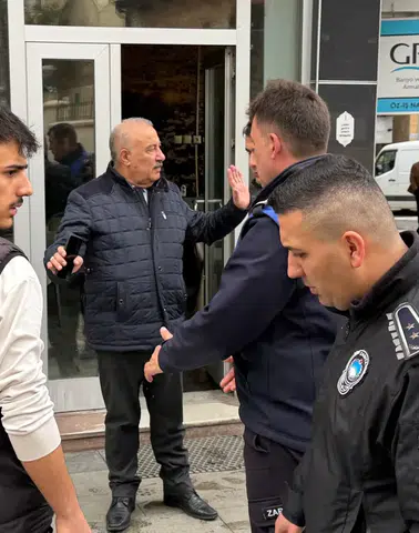 Bayburt Belediyesi’nden Kaldırım İşgallerine Sıkı Denetim