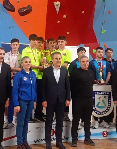 Arsin'deki İmam Hatip Lisesi, Liseler Arası Spor Tırmanışında İl İkincisi Oldu