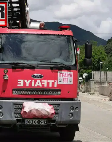 Borçka Belediyesi’nden Mahalle Mahalle Hizmet Atağı: Altyapı ve Çevre Düzenleme Çalışmaları Sürüyor