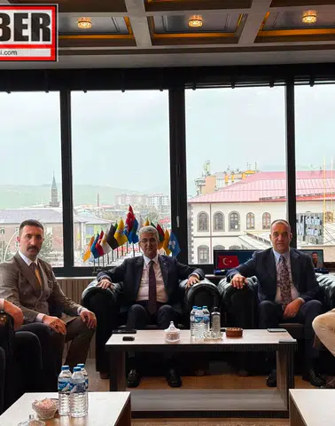 MHP Erzurum Teşkilatı Ülkü Ocakları’nda Bayramlaştı
