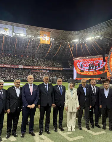 Recep Tayyip Erdoğan Katılımıyla Kocaeli Stadyumu’nda Bir Gençlik Şöleni Coşkusu