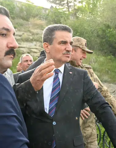 Erzurum’un Saklı Cenneti Tortum Şelalesi Hayran Bıraktı: Vali Baruş’tan Bayram Daveti