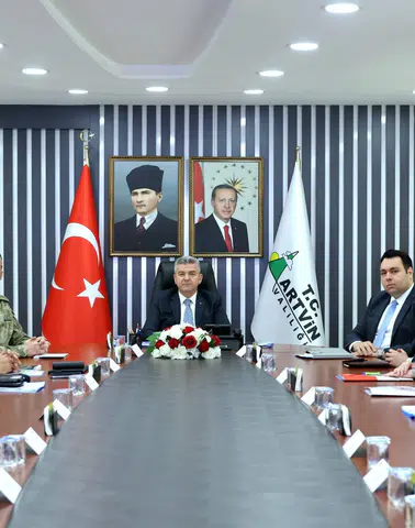 Artvin'de Güvenlik Toplantısı: Uyuşturucu ve Kaçakçılıkla Mücadele Vurgusu!