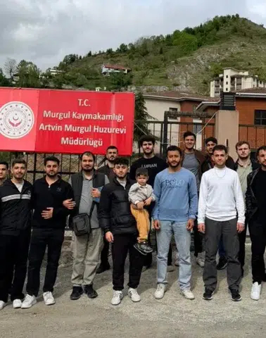 GSB Artvin Yurdu Öğrencilerinden Murgul’da Vefa Dolu Ziyaret