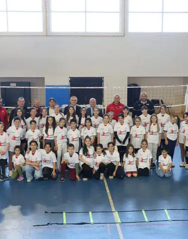 Arhavi’de Fabrika Voleybol Heyecanı Başladı