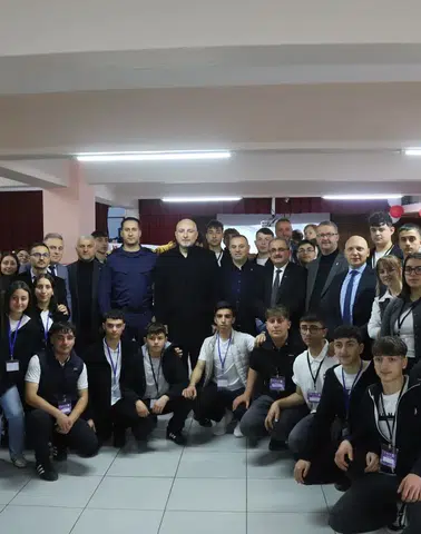 Hopa Belediyesi’nden TÜBİTAK 4006 Bilim Fuarı’na Destek: Gençler Geleceğe Umut Oluyor