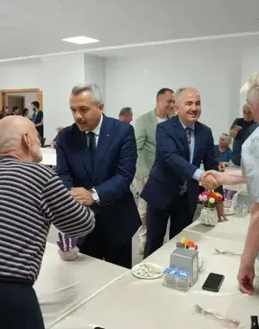 Rize'deki Müyesser Kart Yaşlı Bakım ve Rehabilitasyon Merkezi'ne Bayram Coşkusu!