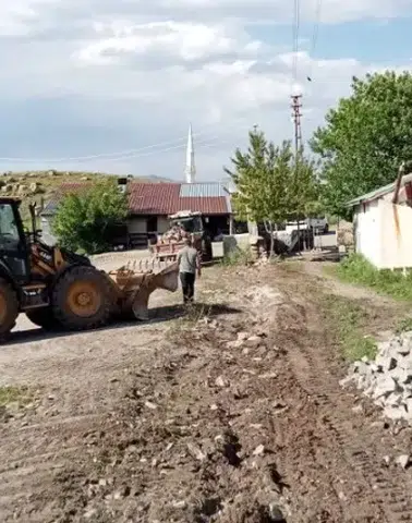 Çat Belediyesi İlçe Genelinde Yol ve Altyapı Çalışmalarını Sürdürüyor