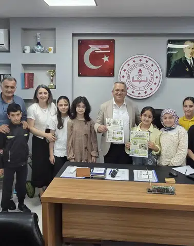 Güneysu'da Öğrenciler eTwinning Projelerini İlçe Milli Eğitim Müdürü ile Paylaştı