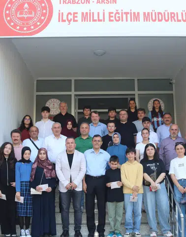Arsin'de Okul Birincilerine 4 Bin TL'lik Başarı Ödülü