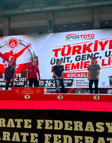 Artvinli Karateci Eslem Asya Çamur Türkiye Şampiyonu Oldu