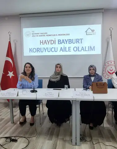 Bayburt’ta Koruyucu Aile Hizmetinin Önemi Panelde Ele Alındı