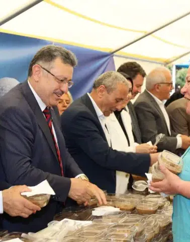 Trabzon Büyükşehir Belediyesi'nden 3 Bin Kişiye Aşure İkramı