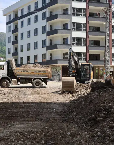 Arhavi’de Park Rezidans Çevresinde Yol Çalışmaları Başladı