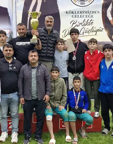 Yusufeli Belediye Spor Kulübü'nden Türkiye Güreş Şampiyonası'nda Büyük Başarı