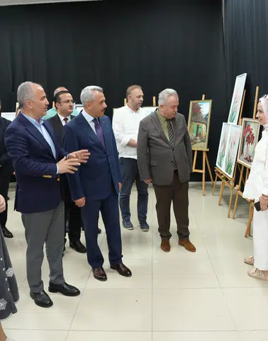 Rize’de Fırçaların Dansı Yıl Sonu Sergisi Sanatseverlerle Buluştu