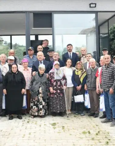 Trabzon Büyükşehir’den Huzurevi Sakinlerine Doğum Günü ve Babalar Günü Sürprizi