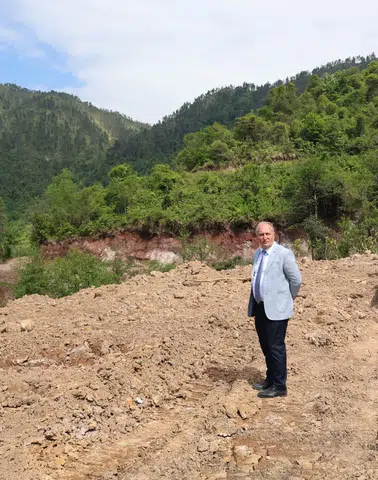Başkan Ataselim Mezarlık ve Hayvan Barınağı Bölgesindeki Çalışmaları İnceledi