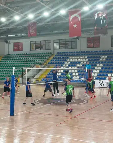Rize'de Voleybol Müsabakaları Rekor Katılımla Gerçekleşti!