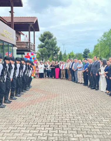 Beşikdüzü’nde Halk Eğitimi Merkezi Yıl Sonu Sergisi Büyük İlgi Gördü