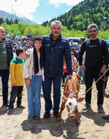 Vali Baydaş, Ayder Kültür, Sanat ve Doğa Festivali'nde Vatandaşlarla Buluştu