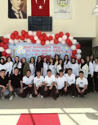 Borçka’da Anatomi Sergisi ve Kan Bağışı Kampanyası İlgi Gördü