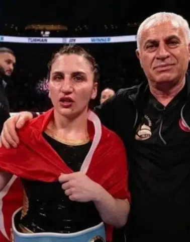 Elif Nur Turhan ABD’de Tarih Yazdı: Unvanını Koruyarak Bayburt’u Gururlandırdı
