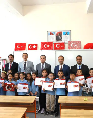 Bayburt'ta 14 Bin 537 Öğrenci Karne Sevinci Yaşadı