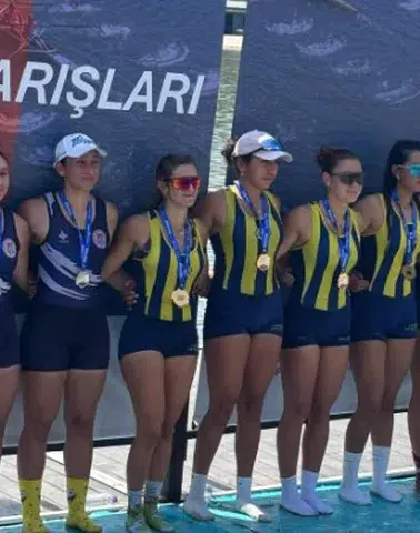 Rize Kürek Takımı Edirne’den Kupalarla Döndü