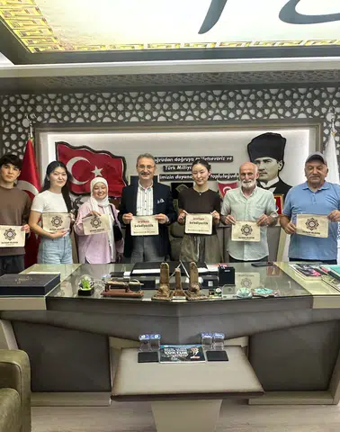 Özbekistanlı Öğretmen ve Öğrencilerden Şalpazarı Belediye Başkanı Refik Kurukız'a Ziyaret