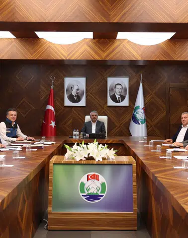 Rize'de İl Encümeni Toplandı: Yatırımlar ve Haftalık Gündem Masaya Yatırıldı
