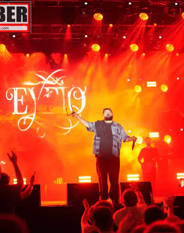 Eypio, 34. Uluslararası Akçaabat Müzik ve Halk Oyunları Festivali'nde Binlerce Hayranıyla Buluştu