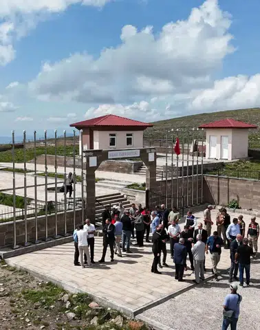 19. Kültür, Sanat ve Bal Festivali Şehitlik Ziyaretiyle Başladı