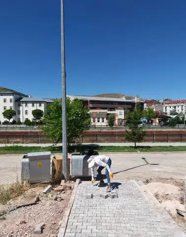 Bayburt'ta Parke Yol, Kaldırım ve Çevre Düzenleme Çalışmaları Aralıksız Devam Ediyor
