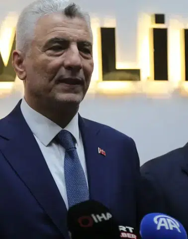 Artvin Esnafına 100 Milyon TL'lik Kredi Desteği Müjdesi! Bakan Bolat'dan Önemli Açıklama
