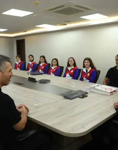 Trabzon Ayyıldız Spor Kulübü'nden Gençlik ve Spor İl Müdürlüğü'ne Ziyaret