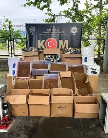 Rize'de Kaçakçılık Operasyonu! 45 Şüpheliye İşlem, Binlerce Kaçak Ürün Ele Geçirildi