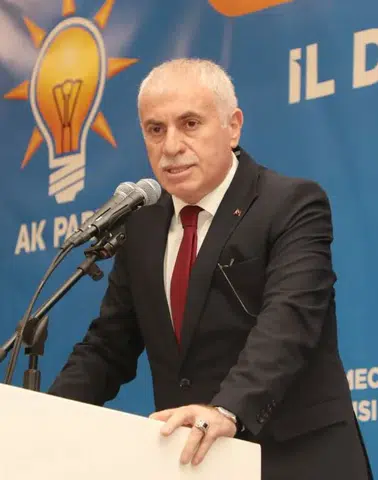 Başkan Memiş, AK Parti İl Danışma Toplantısı'nda Belediye Çalışmalarını Anlattı