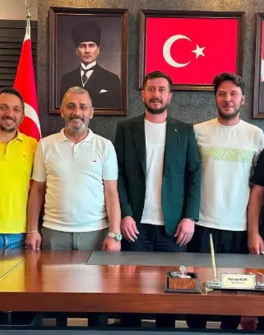 Öz Sağlık-İş'ten Hizmet-İş'e Ziyaret! Bahadır Mafratoğlu'ndan Recep Kuk'a Başarı Dileği