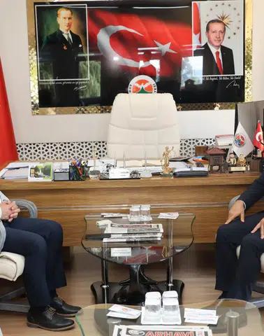 Arhavi Kaymakamı Muhammet Güzel'den Belediye Başkanı Turgay Ataselim'e İade-i Ziyaret