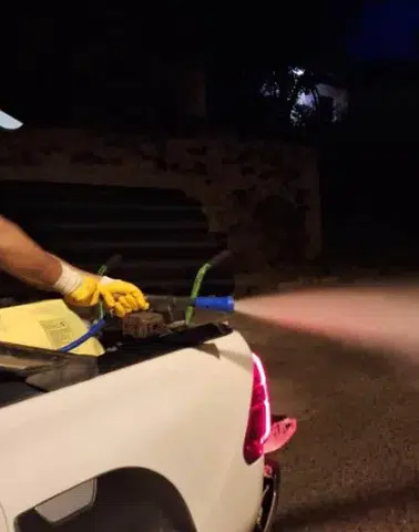 Oltu Belediyesi Gece Mesaisinde: İlaçlama ve Dezenfeksiyon Çalışmaları Aralıksız Sürüyor